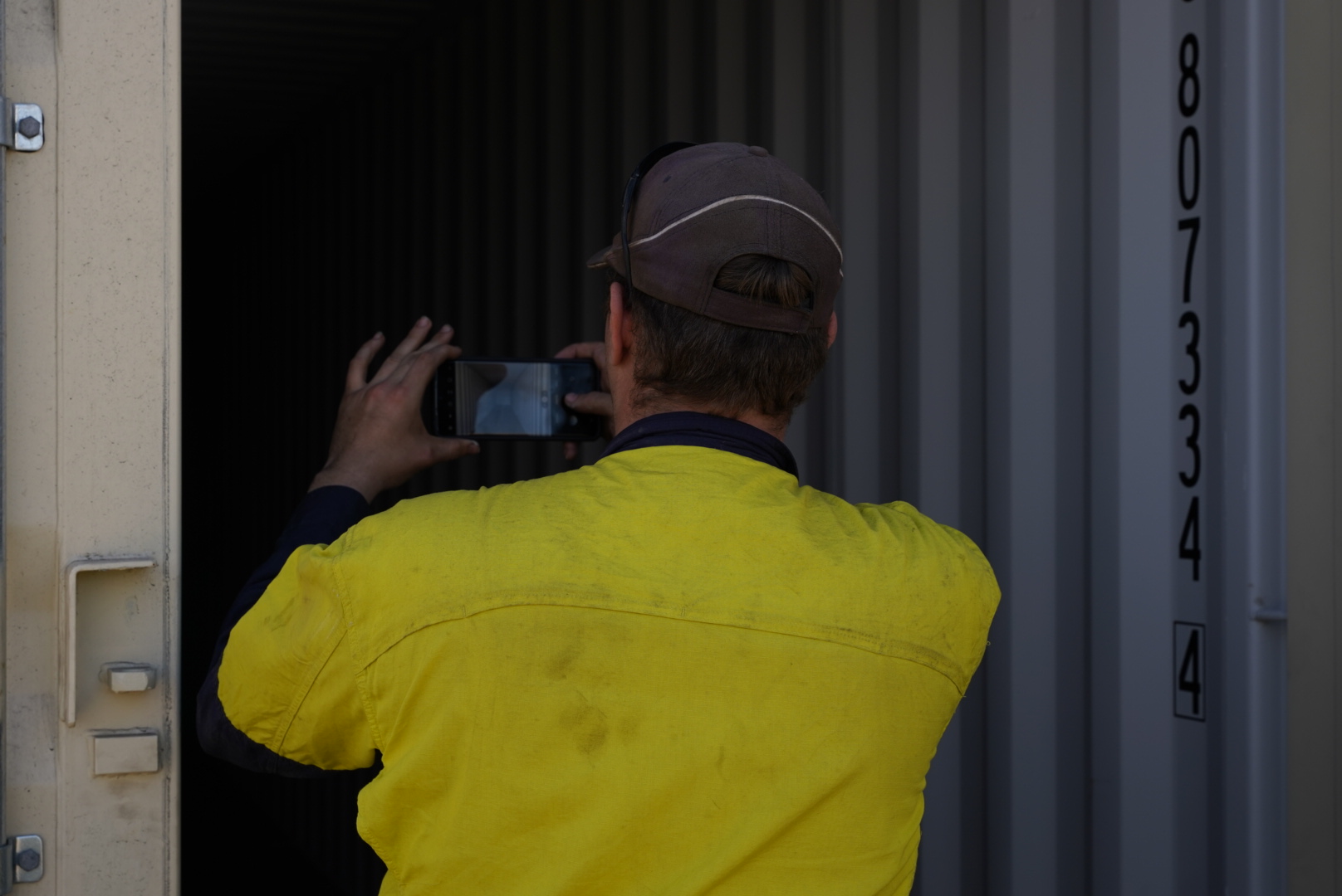 Taking photos of the inside of a container