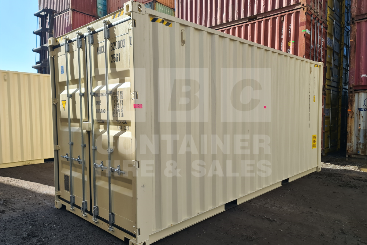 Rank 9 out of 10 new build cream 20 foot furniture removalist box in Brisbane.