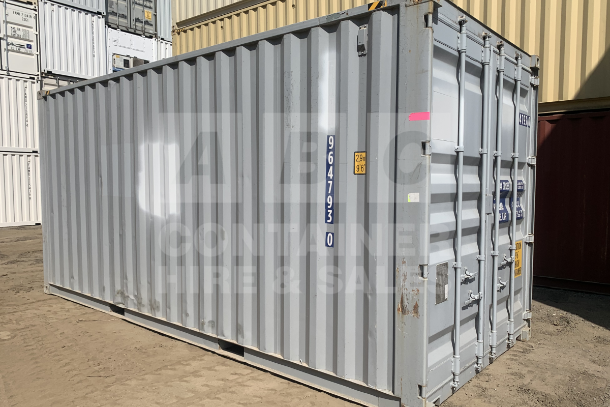 Rank 7 out of 10 used grey 20 foot furniture removalist box in Townsville.